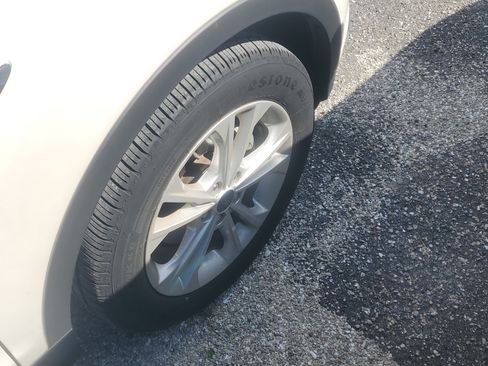 Used 2019 Ford Escape SEL FWD image 2
