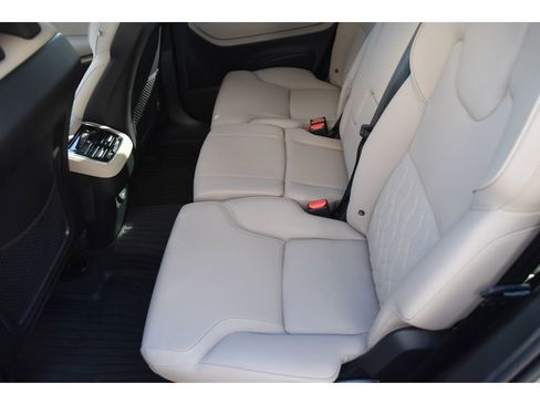 Certified 2026 Volvo XC90 B5 Plus w/ Protection Package Premier image 15