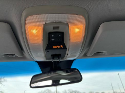 Used 2011 Volvo S40 T5 w/ Preferred Pkg image 19