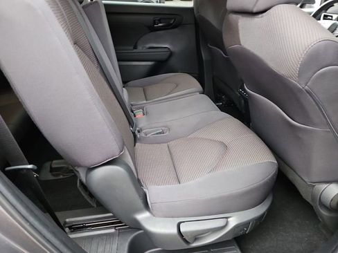 Used 2023 Toyota Highlander LE image 18