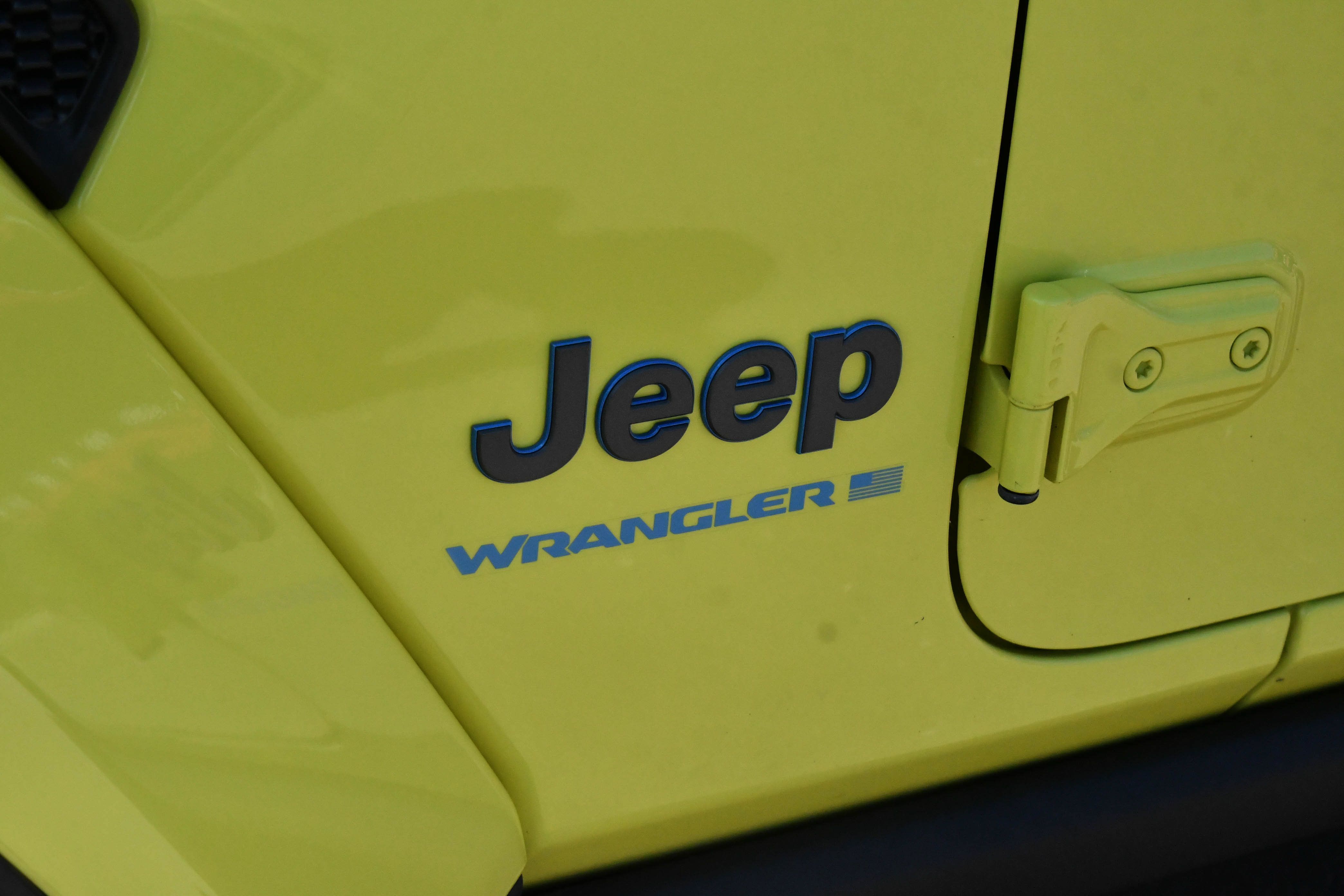Used 2023 Jeep Wrangler Unlimited Rubicon 4xe w/ Steel Bumper Group AWD/4WD image 16