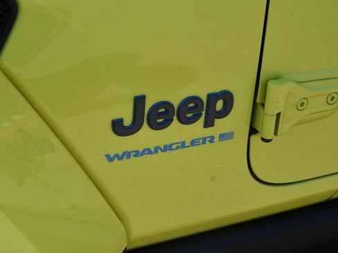 Used 2023 Jeep Wrangler Unlimited Rubicon 4xe w/ Steel Bumper Group AWD/4WD image 16