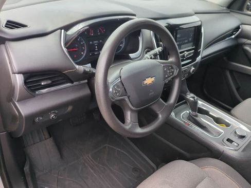 Used 2019 Chevrolet Traverse LS FWD image 2
