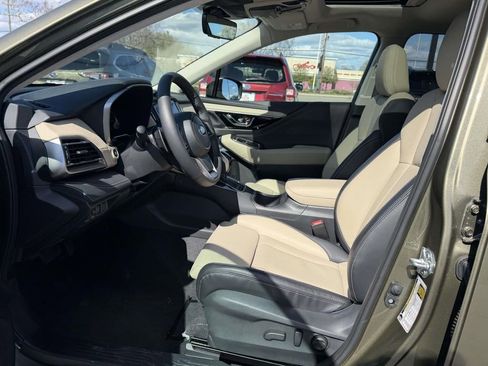 Used 2025 Subaru Outback Limited image 18