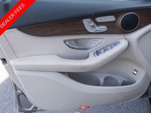 Used 2022 Mercedes-Benz GLC 300 4MATIC w/ Premium Package Lite image 14