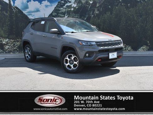 Used 2022 Jeep Compass Trailhawk w/ Trailhawk Convenience Group AWD/4WD image 1