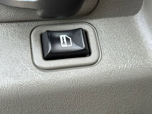 Used 2021 Chevrolet Express 4500 4500 Van w/ Power Convenience Package image 18