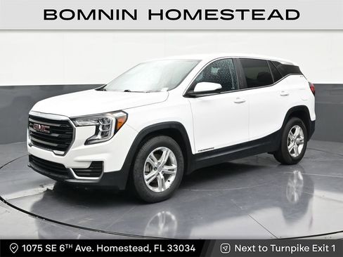 Used 2022 GMC Terrain SLE FWD image 1