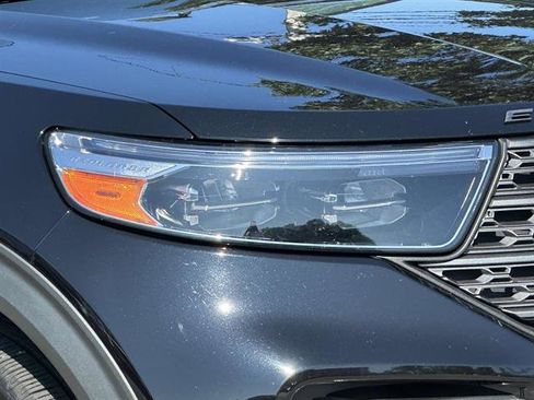 Used 2022 Ford Explorer XLT w/ Equipment Group 202A image 8