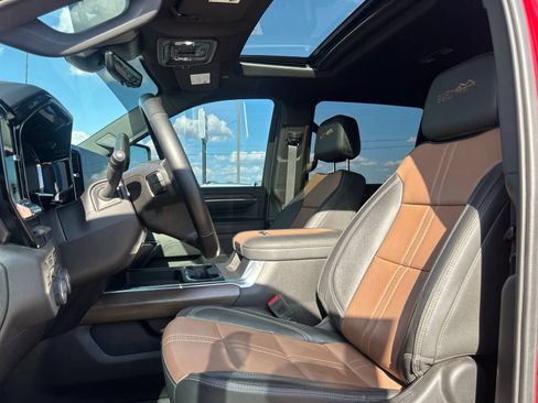 Used 2024 Chevrolet Silverado 3500 High Country w/ High Country Premium Package AWD/4WD image 7