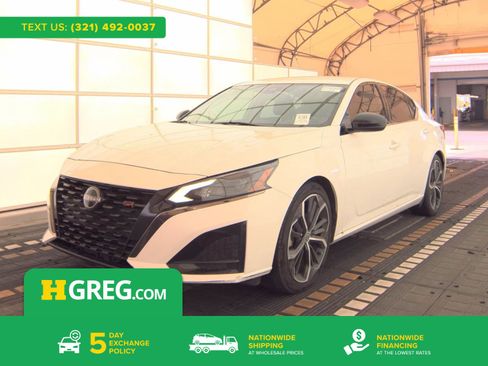 Used 2024 Nissan Altima 2.5 SR FWD image 1