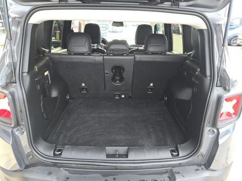 Certified 2022 Jeep Renegade Trailhawk AWD/4WD image 29