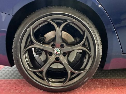 Used 2017 Alfa Romeo Giulia Ti w/ TI 19" Sport Package RWD image 44