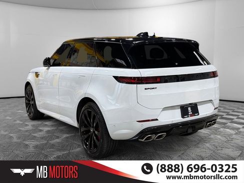 Used 2025 Land Rover Range Rover Sport Dynamic SE image 8