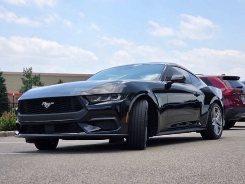 Used 2024 Ford Mustang Coupe RWD image 20