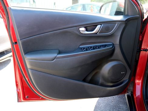 Used 2021 Hyundai Kona Ultimate image 11