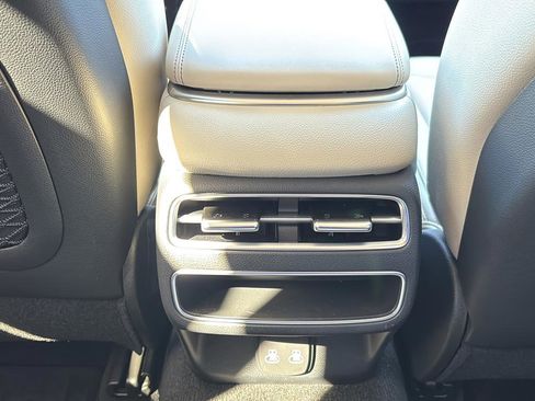 Certified 2026 Genesis GV70 2.5T image 40