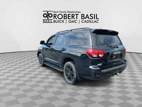 Used 2018 Toyota Sequoia TRD Sport AWD/4WD image 6