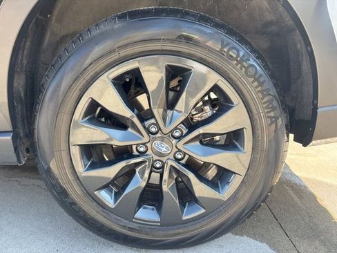 Used 2024 Subaru Outback Onyx Edition image 9