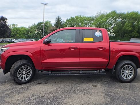 Used 2024 Chevrolet Colorado LT w/ LT Convenience Package III AWD/4WD image 5