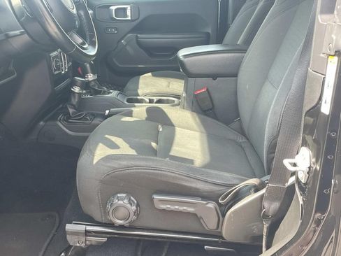 Used 2018 Jeep Wrangler Sport AWD/4WD image 15