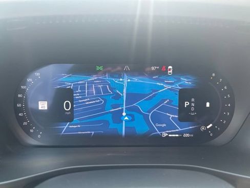 Certified 2025 Volvo XC40 B5 Plus AWD/4WD image 22