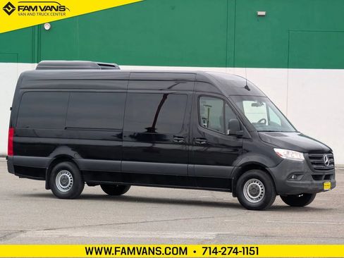 Used 2019 Mercedes-Benz Sprinter 2500 image 1