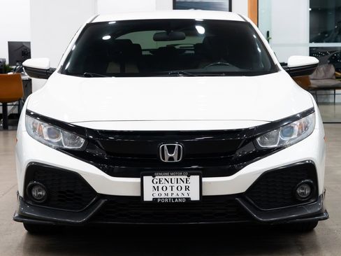 Used 2018 Honda Civic Sport image 2