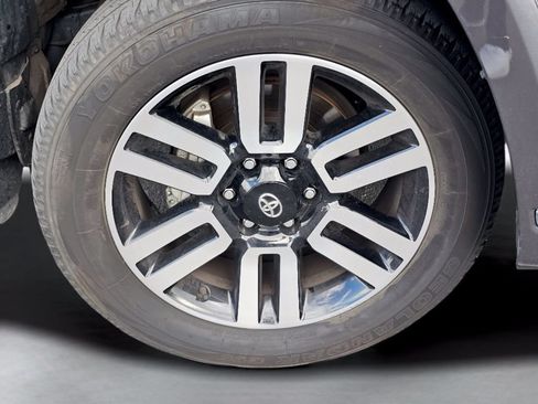 Used 2023 Toyota 4Runner Limited AWD/4WD image 21