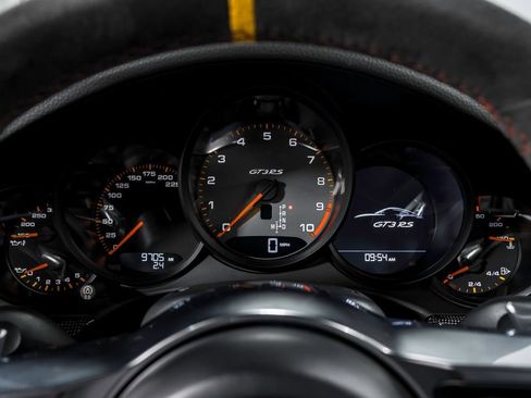 Used 2016 Porsche 911 GT3 RS RWD image 15