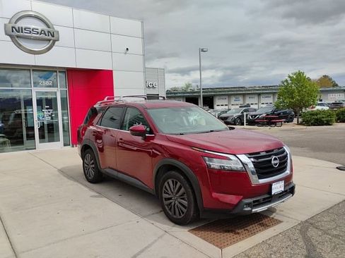 Used 2023 Nissan Pathfinder SL w/ SL Premium Package AWD/4WD image 3