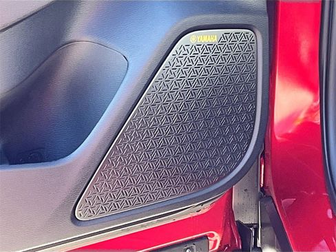 New 2025 Mitsubishi Outlander SE image 19