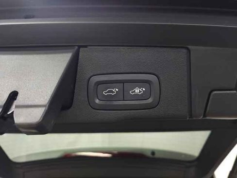 Used 2024 Volvo XC60 B5 Core w/ Protection Package Premier image 10