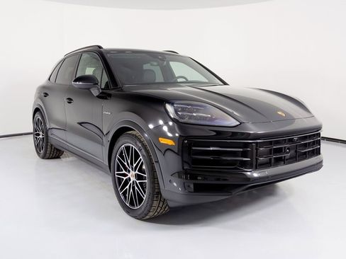 New 2026 Porsche Cayenne S image 8