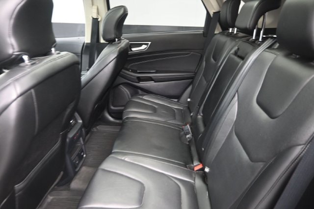 Used 2019 Ford Edge Titanium w/ Equipment Group 301A AWD/4WD image 19