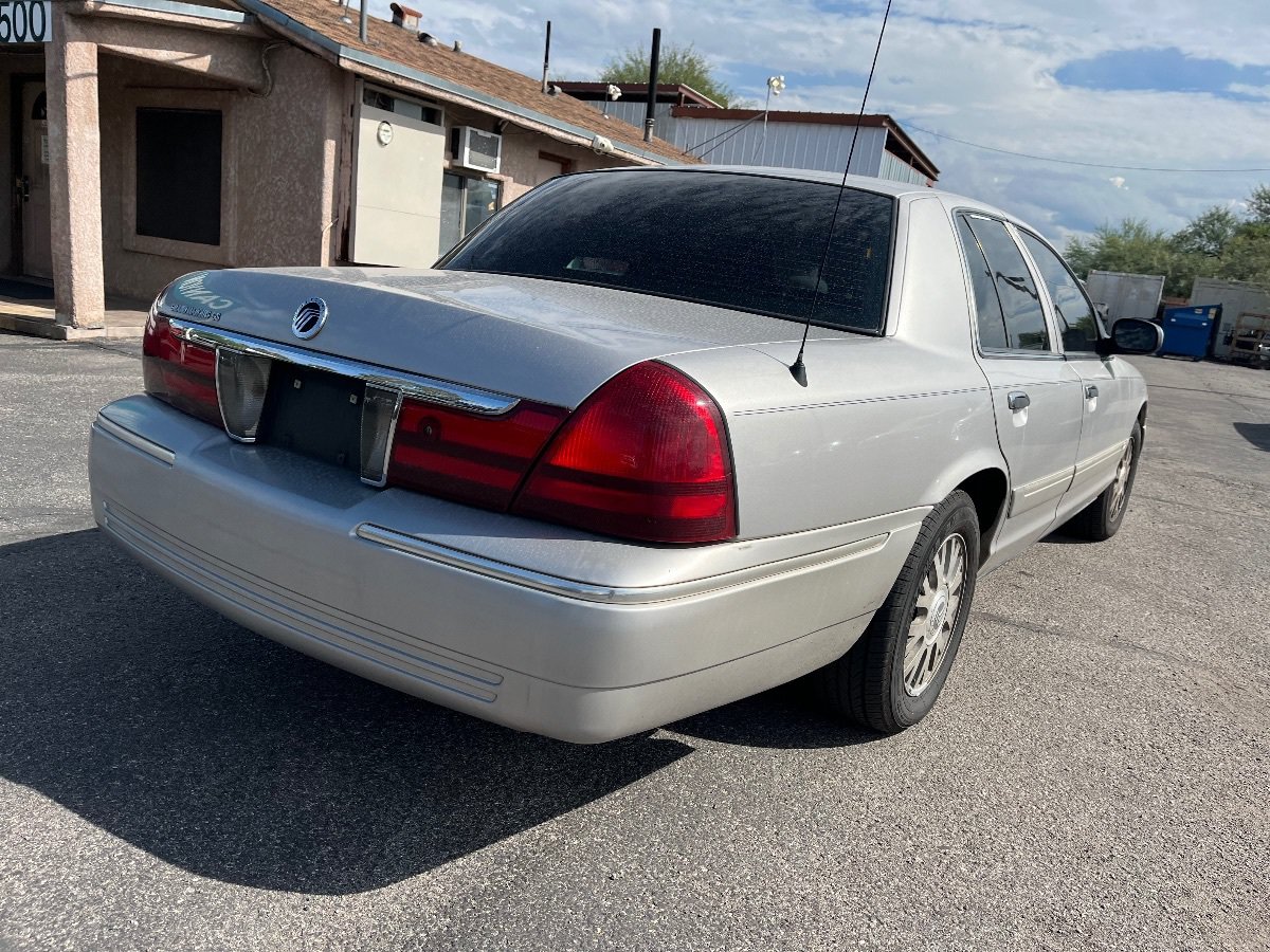 Used 2005 Mercury Grand Marquis GS RWD image 3