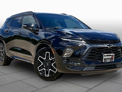 Used 2023 Chevrolet Blazer RS w/ Driver Confidence II Package FWD image 3