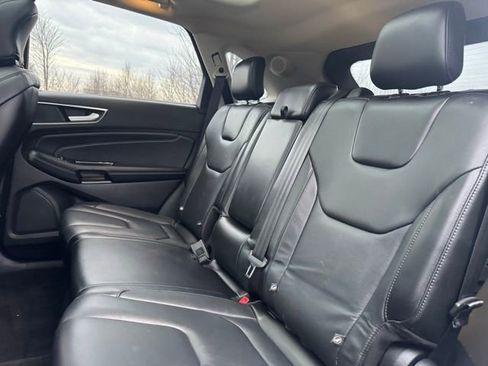 Used 2017 Ford Edge Titanium w/ Technology Package image 16
