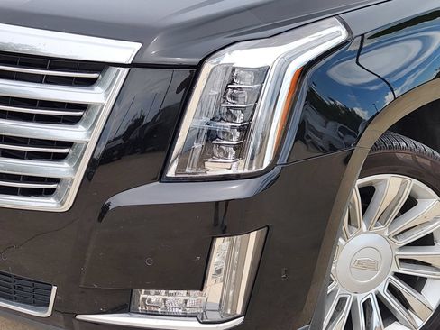 Used 2020 Cadillac Escalade Platinum AWD/4WD image 9
