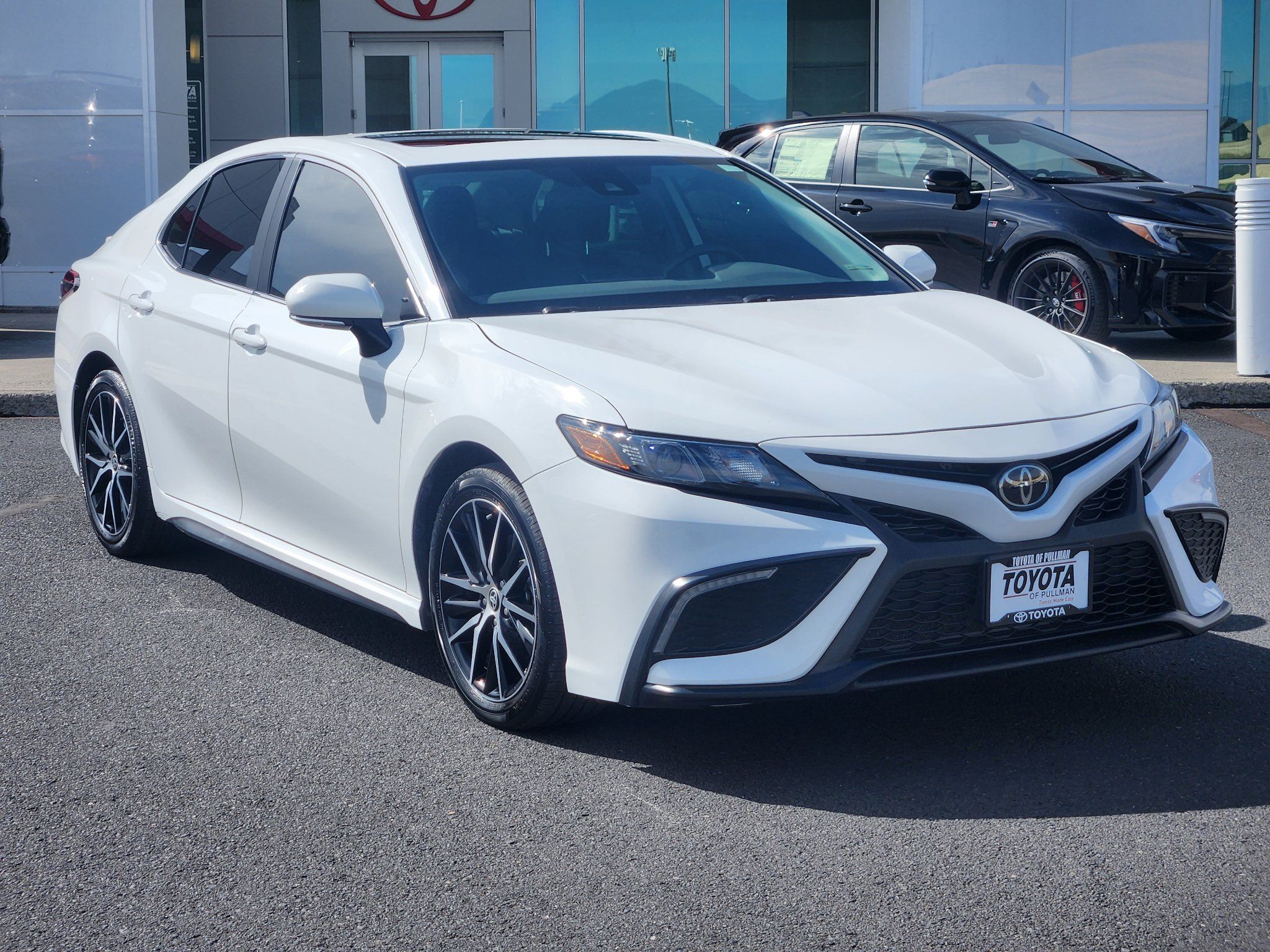 Used 2024 Toyota Camry SE AWD/4WD image 1