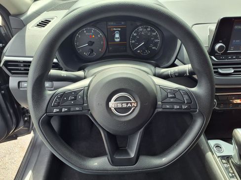 Used 2024 Nissan Altima 2.5 S image 5