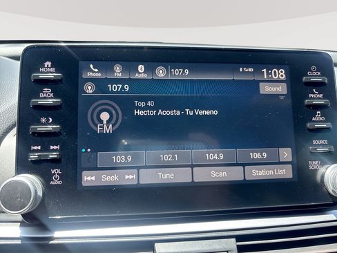Used 2018 Honda Accord Sport image 12