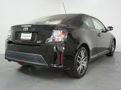 Used 2015 Scion tC image 9