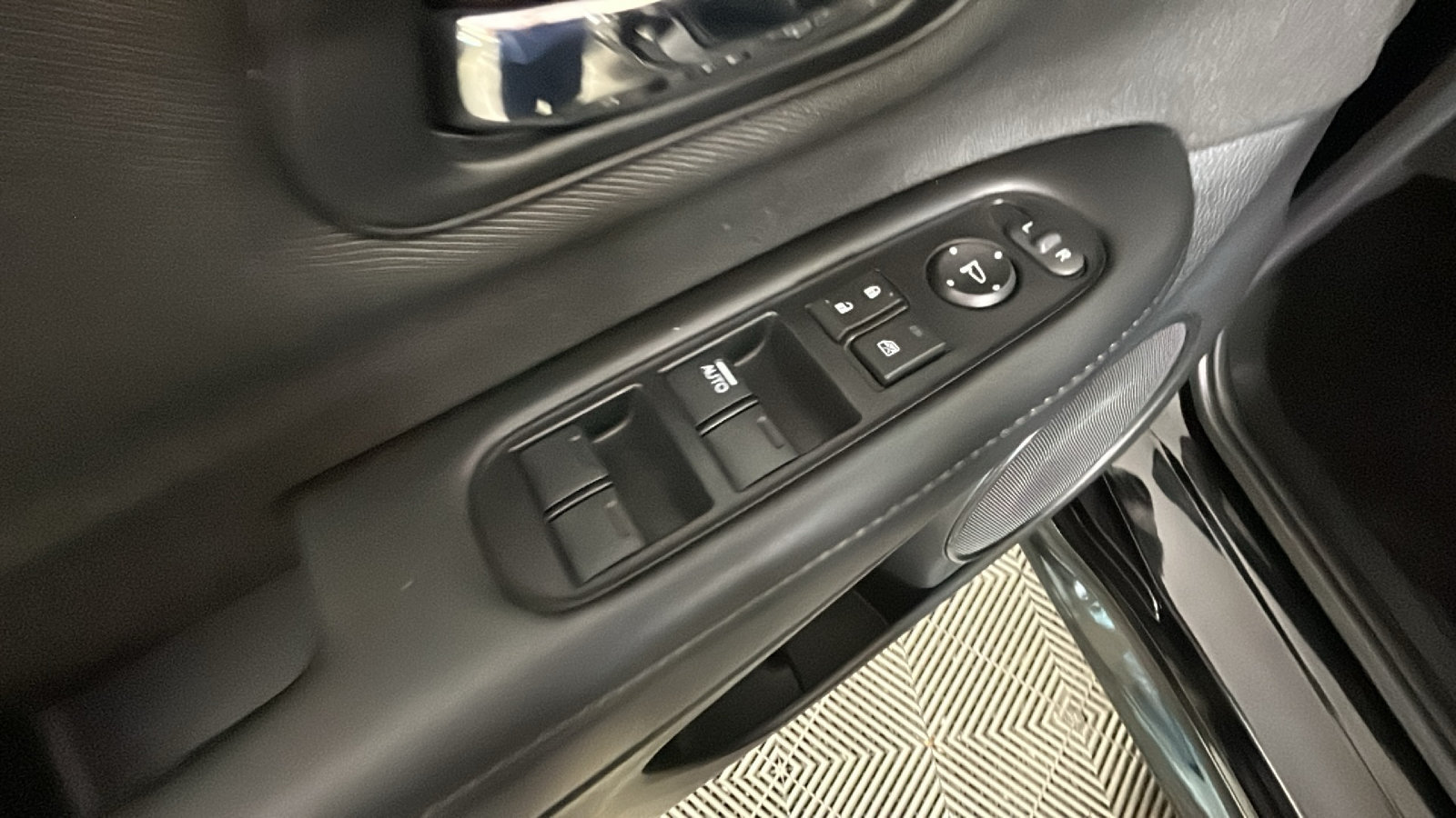 Used 2021 Honda HR-V Sport image 11