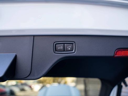 New 2026 Porsche Macan 4 Electric image 31