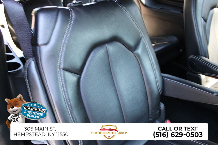 Used 2025 Chrysler Pacifica Select FWD image 23