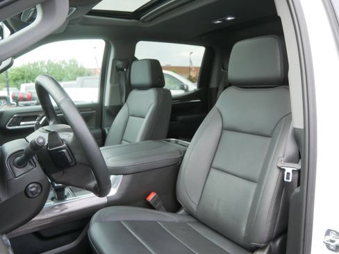 Used 2025 Chevrolet Silverado 1500 LTZ w/ LTZ Convenience Package II AWD/4WD image 3