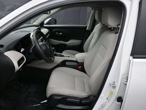 Certified 2025 Honda HR-V LX image 18