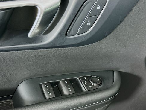 Used 2025 Buick Enclave Preferred FWD image 15