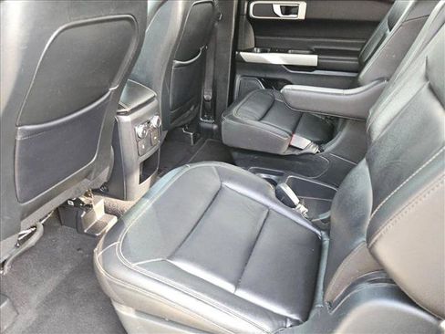 Used 2020 Ford Explorer XLT w/ Equipment Group 202A RWD image 15